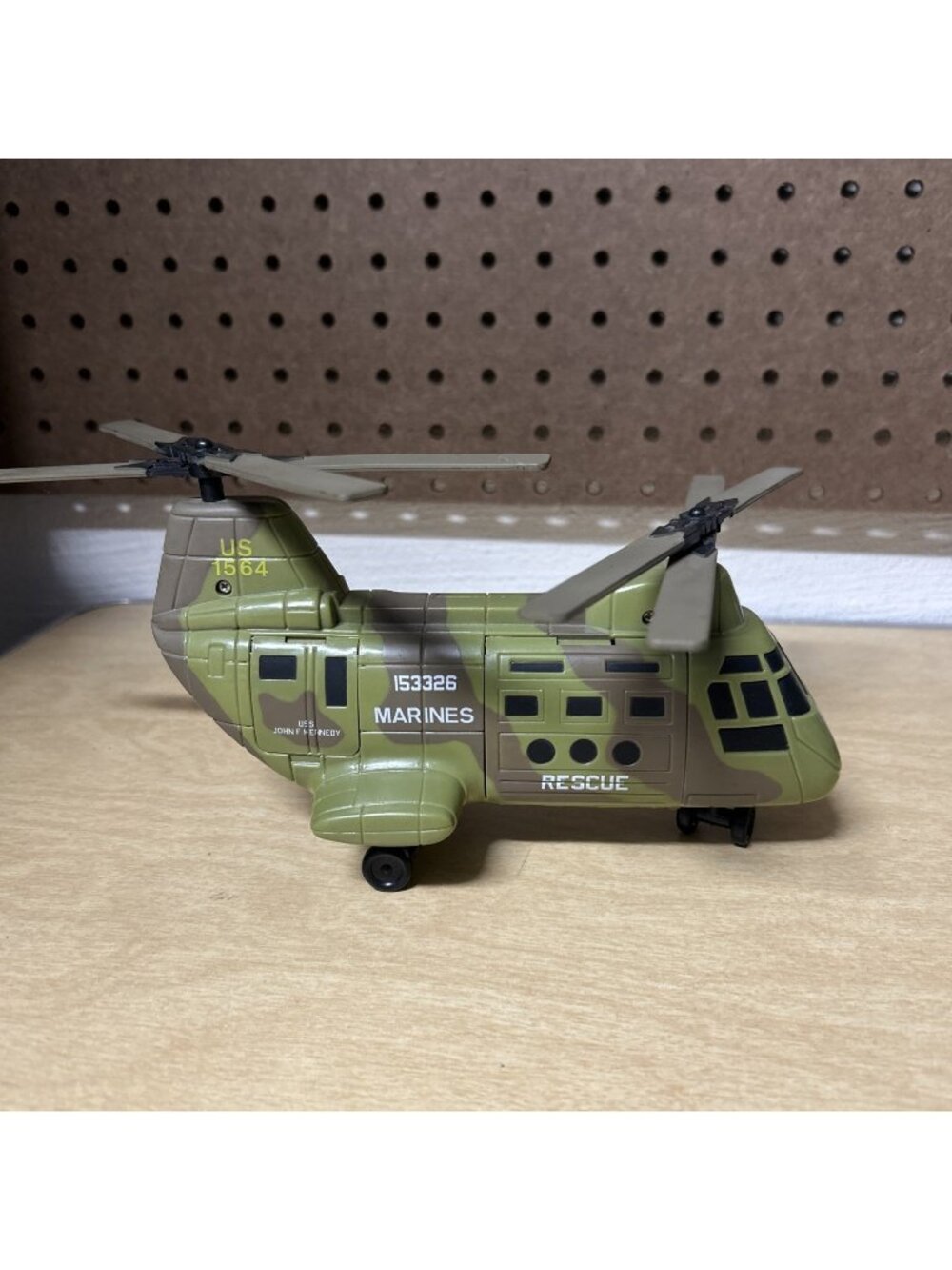 Vintage 1989 Funrise Micro Machines JFK Chinook Transport Helicopter Playset